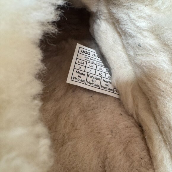 UGG Boots - Picture 8 of 9